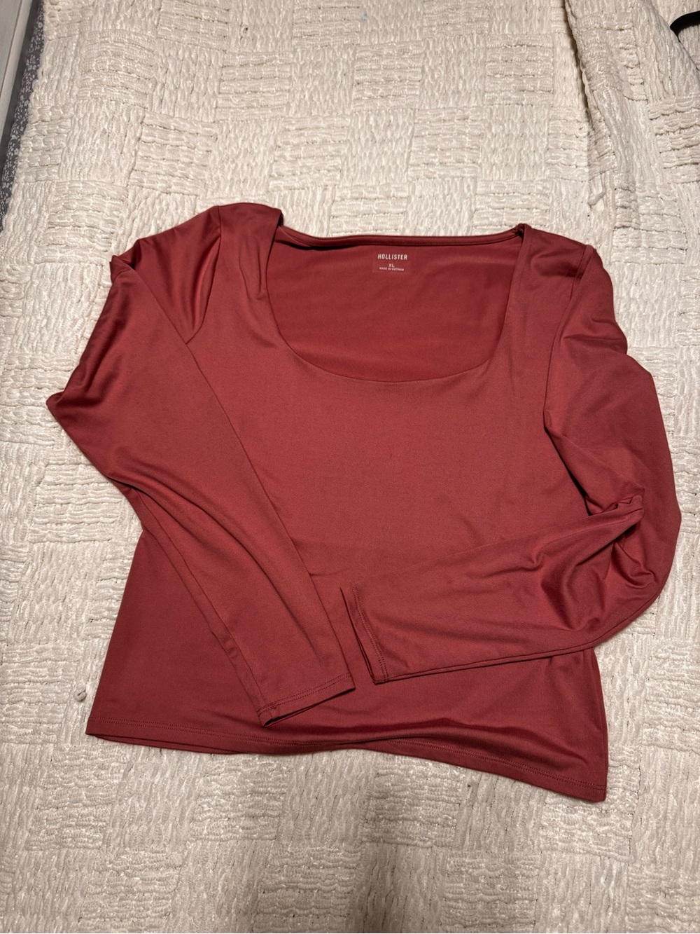 Hollister nwot never worn. XL HUGE SALE